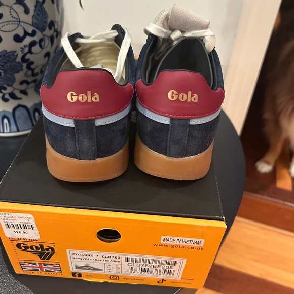 Gola Women’s Cyclone Navy Sneakers SZ 7 Like New - Picture 4 of 7